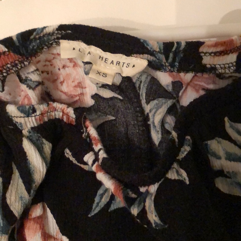 L.A. Hearts SS Black Floral Top
